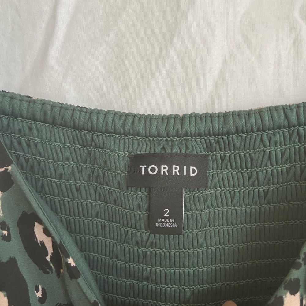 Torrid Georgette Button-Front Cami Size 2 / 2x - image 7